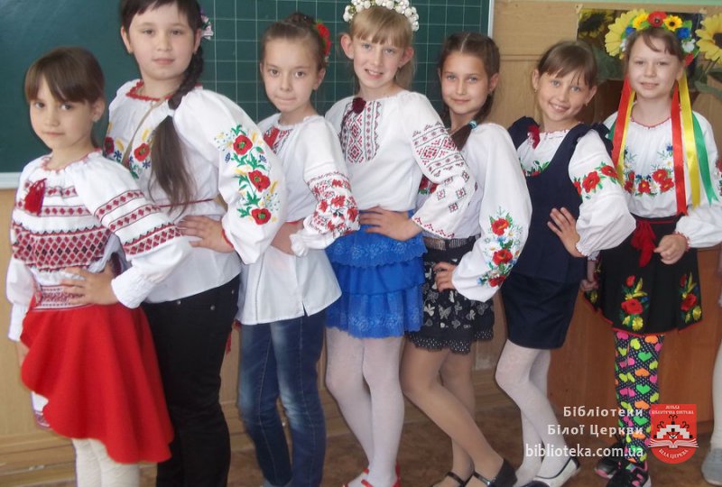 Вишиванку одягай – Україну поважай