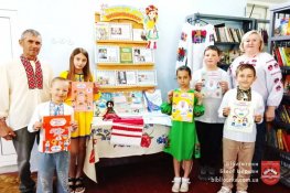 У рідному краю цвітуть вишиванки