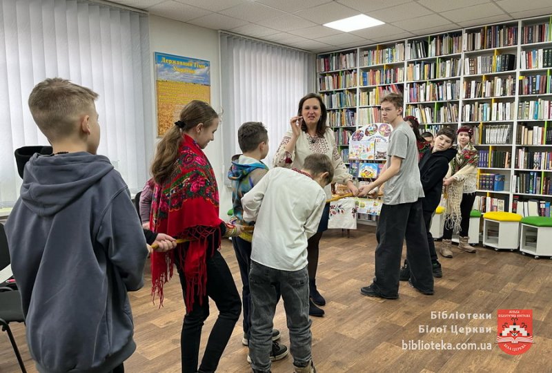 Масниця до нас іде, смаколики несе!