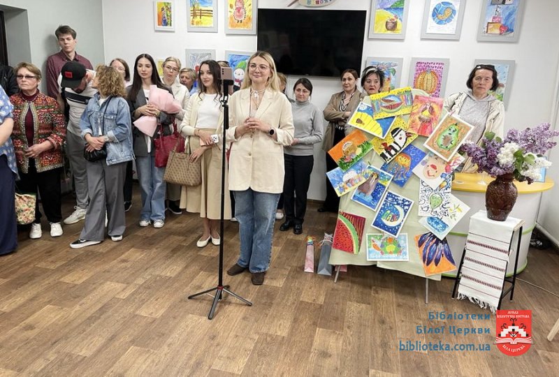 «Мріяла мала»: дебютна виставка юної художниці Марії Гільової в бібліотеці-філії №1 для дітей