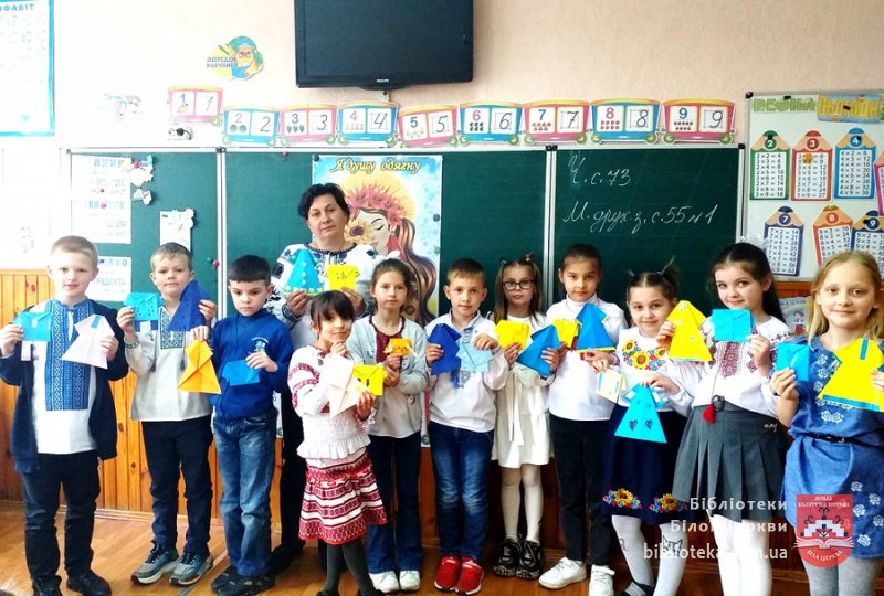 Одягаємо вишиванку – вишиваємо перемогу