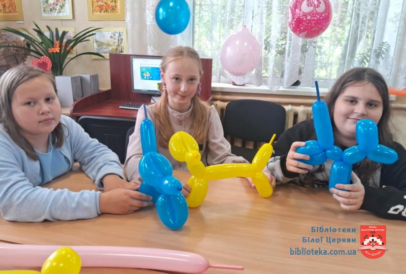 Зустрічають діти усмішками літо