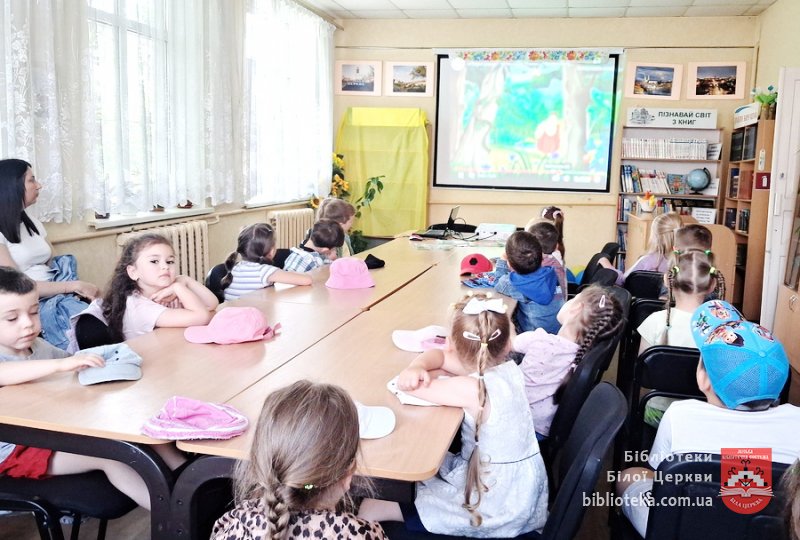 Чарівний червень у бібліотеці