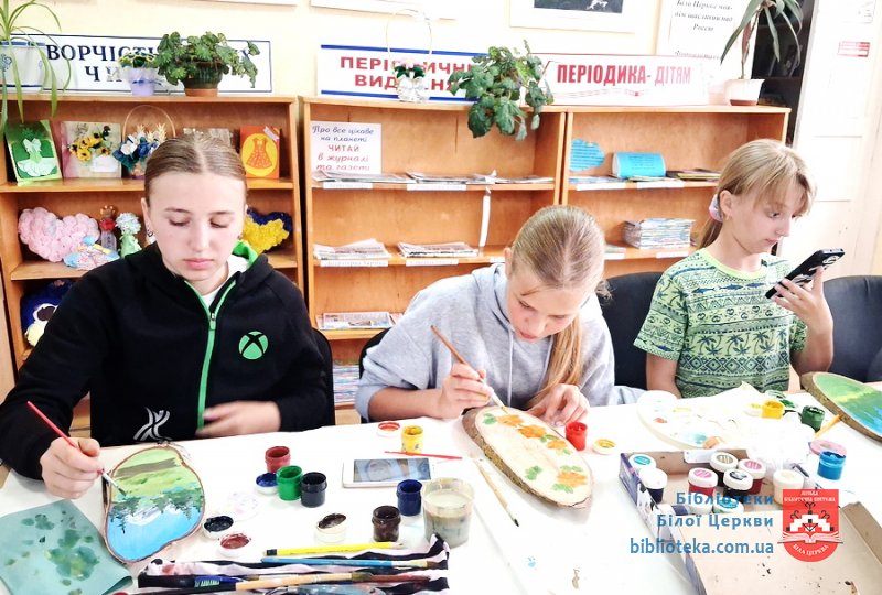 Фантастичний світ петриківського розпису
