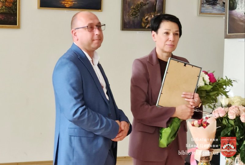 Симфонія кольору у виставковій залі