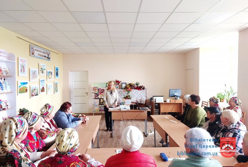 Є на світі моя країна, де червона цвіте калина