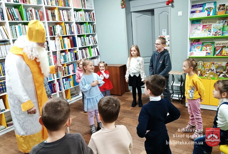 Світ від краю і до краю чекає святого Миколая