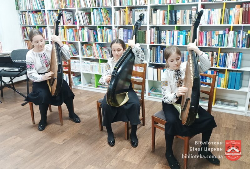 Світ від краю і до краю чекає святого Миколая