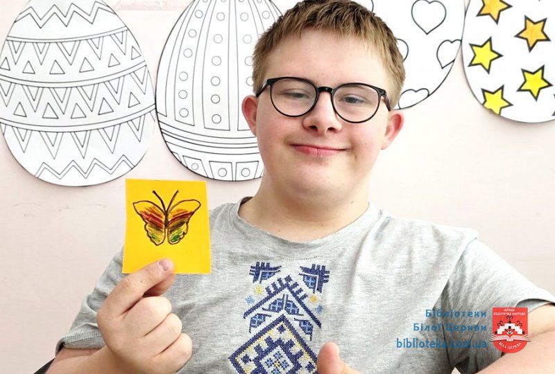 Прожити казку на дотик, слух та аромат: у бібліотеці пройшли сенсорні читання для особливих дітей